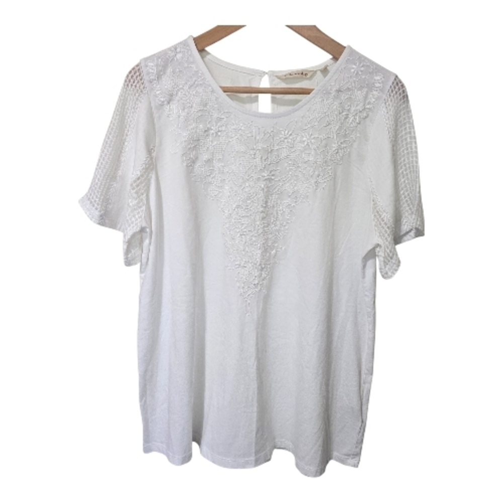 Soft Surroundings White Embroidered Short Sleeve Tee